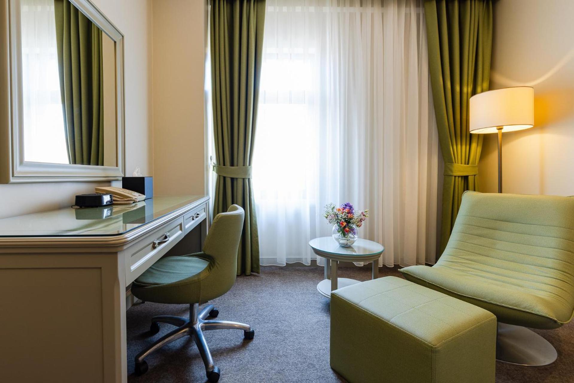 Отель Divan 5*