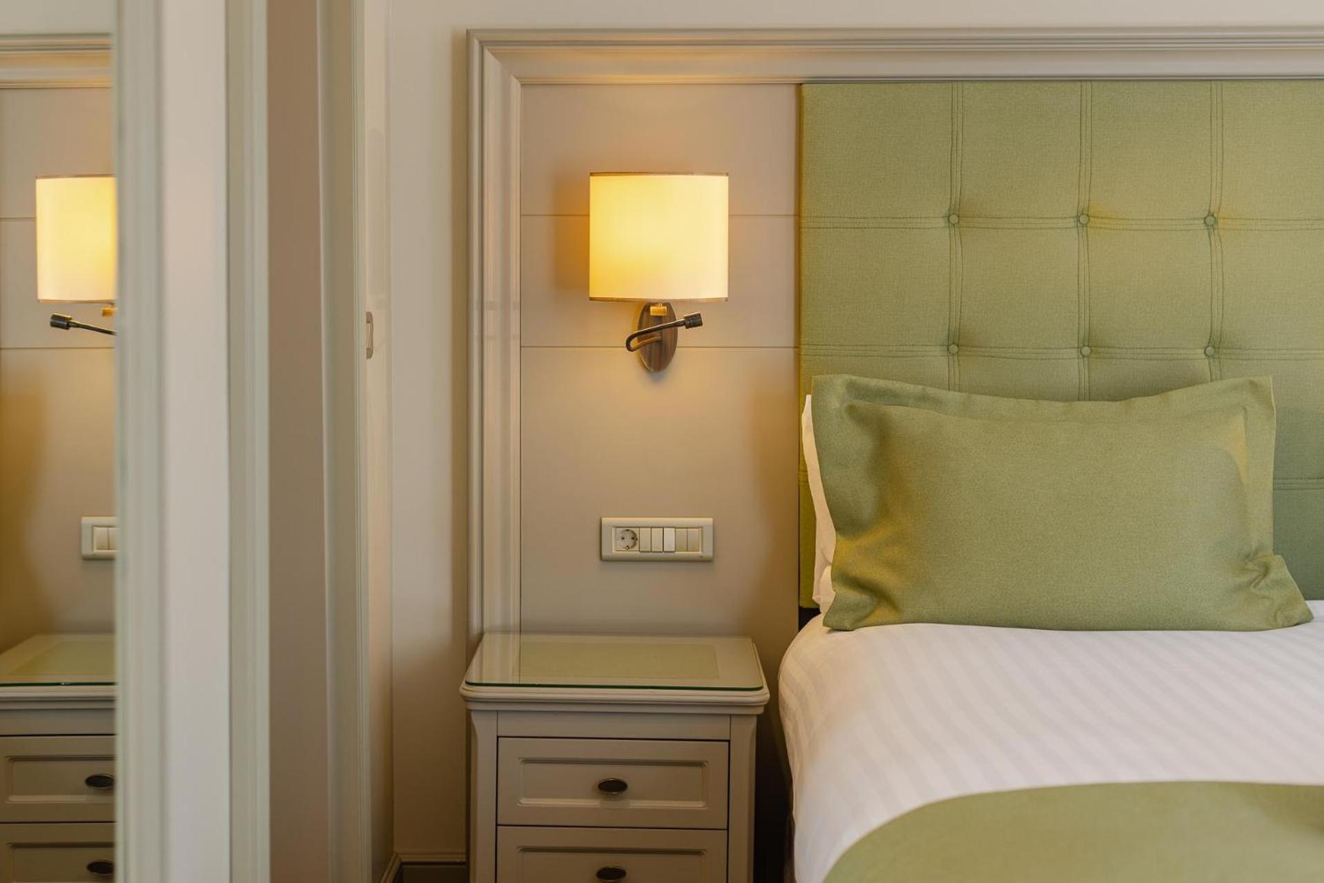 London 1889 Hotel 5*